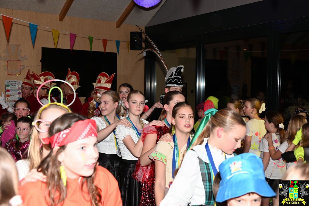 ../Images/Jeugddisco Glow in the Dark 044.jpg